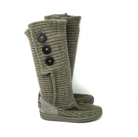 UGG Boots - Picture 3 of 10